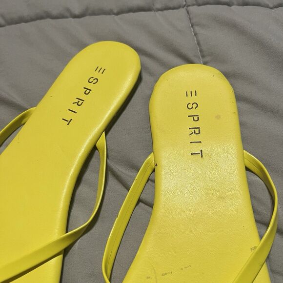 Esprit Bright Yellow Thong Flats Womens Size 10M Flip Flops Funky Fun Summer - Picture 2 of 8